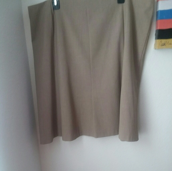 Counterparts plus size skirt - Picture 2 of 4